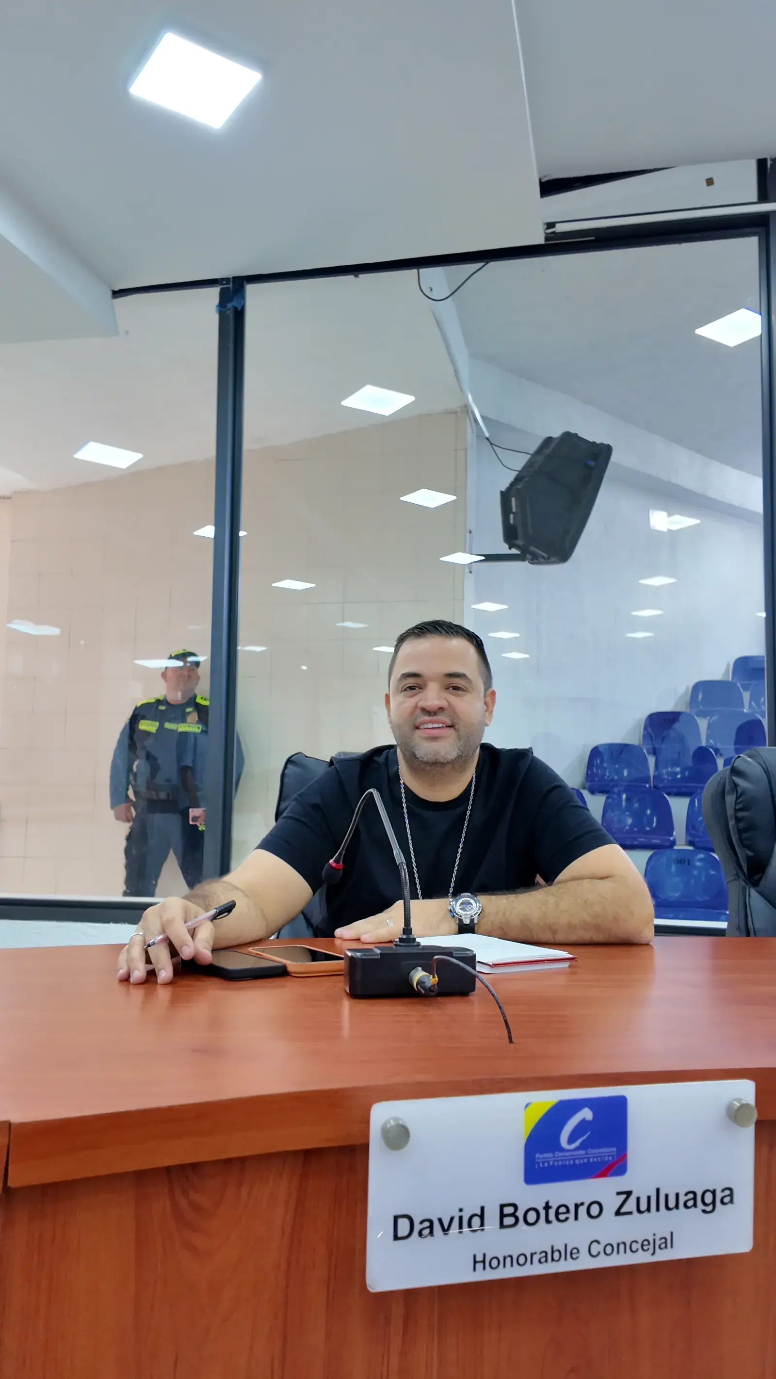 David Botero Zuluaga en su curul del Concejo de Barranquilla